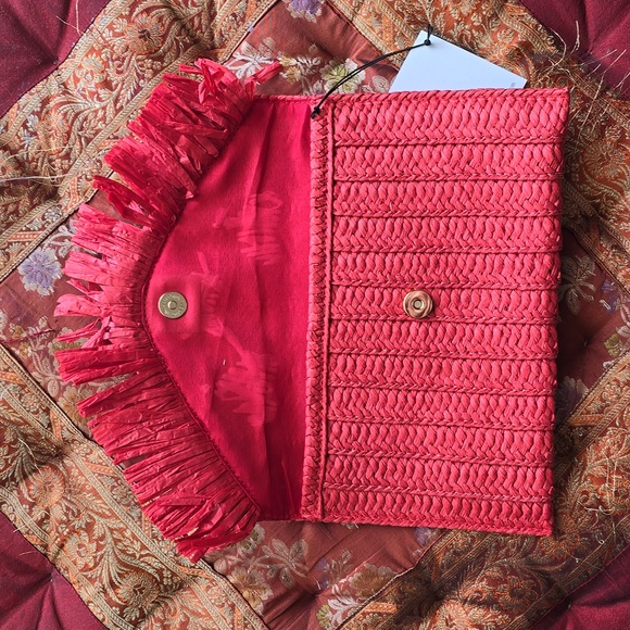 Red Steaw BTB clutch with white hearts (NWT) - Picture 3 of 4